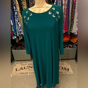 Ivy Road beautiful emerald green Dress